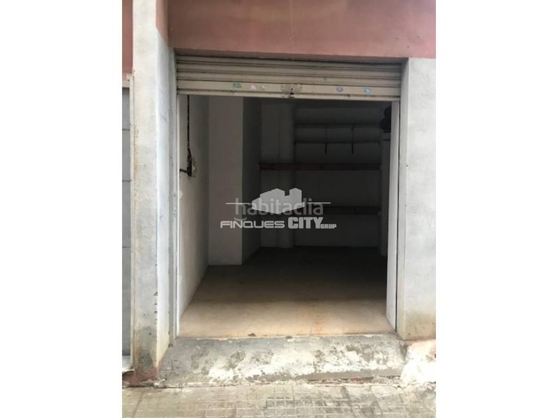 Foto d79b5a03-df1d-4e2b-815f-3beee814161b. Local comercial local 15m2 para almacén o pequeño garaje, c. amadeovaleri saleta. en Calella