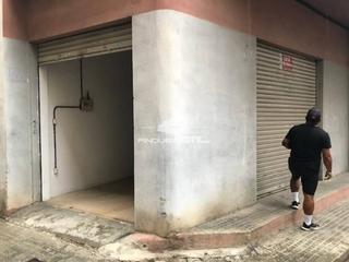Geschäftsraum  Amadeo. Local 15m2 para almacén o pequeño garaje, c. amadeovaleri saleta