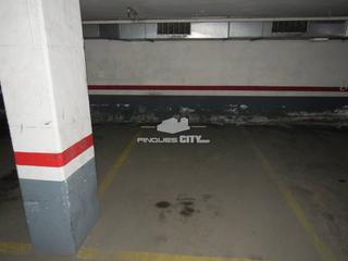 Lloguer Aparcament cotxe  Amadeu. Parking para coche mediano calella