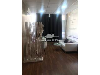 Local Comercial  Balmes. Local esquinero comercial 72 m2 actualmente esteticien y salón d