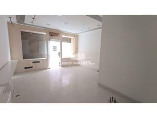 Lloguer Local Comercial  Sant antoni de pàdua. Local 69m2 con persiana metálica, 1 aseo, centro malgrat