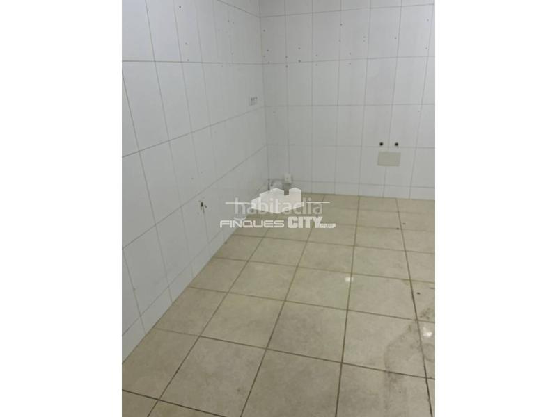Foto f81e0e41-be80-4cf2-bb3e-b20621360467. Rent business premise in Calella