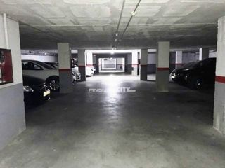Miete Autoparkplatz in Calle joan maragall 20. Parking en edificio mar blau