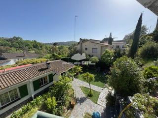 Casa a Grèvol 27. Casa y estudio en venta en aiguaviva park