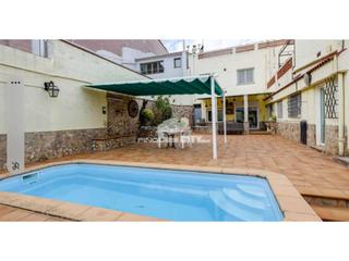 Casa a Ciutadans 0. Casa  piso  locales con pk en venta en pineda de mar al lado del