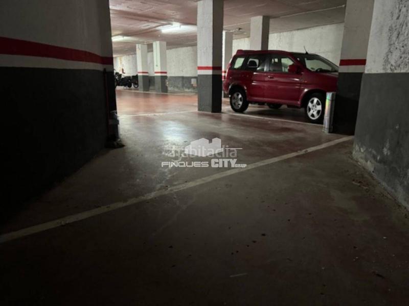 Foto 2b5bc9ea-14fe-4c47-93a6-0b941321206c. Alquiler parking coche en turisme 90 alquiler de plazas de parking en Calella