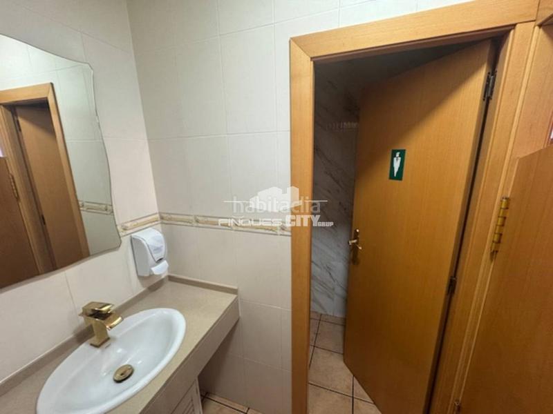 Foto cfdfad19-a3e2-4e95-ab37-a9772f97d201. Geschäftsraum in Centre Pineda de Mar