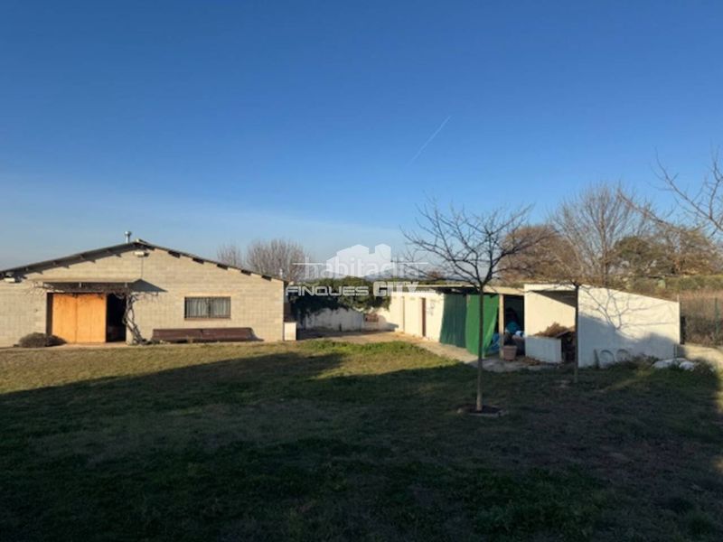 Foto 80873d0b-fb2b-42b7-91d2-c1c62e79e4a4. Finca rústica a via cassa de la selva 4 a Llagostera