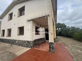 Casa  Calle pantà. Venta de casa en riudarenes