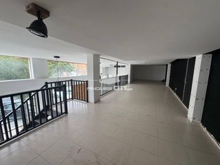 Local Comercial a Avenida Hispanitat