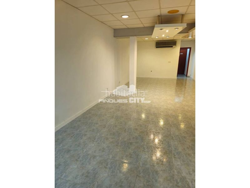 Foto 0b01960f-7386-4d41-93c7-8d48dbfa7e94. Local comercial a calle mar 67 a Malgrat de Mar