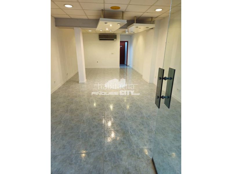 Foto f6635d69-9a40-4626-a522-1e32dbc62b96. Local comercial a calle mar 67 a Malgrat de Mar