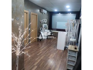 Local Comercial a Calle Cervantes 182
