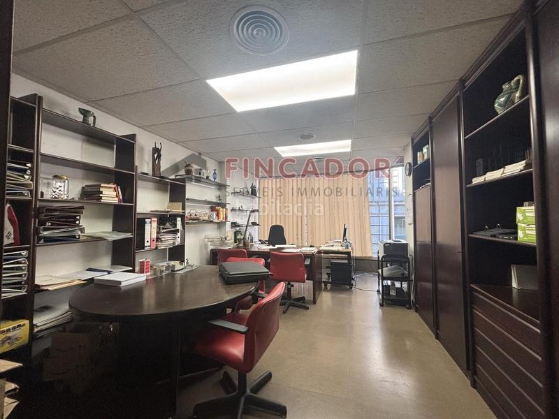 Foto 253d00a8-f4aa-4a23-a7d8-6f4bbecd2bde. Oficina en St. Pere - Sta. Caterina - El Born Barcelona