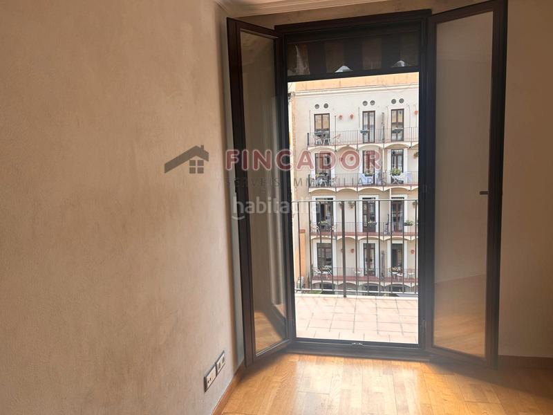 Foto 3bd8b30f-b80e-4c82-a005-89a362cedde3. Piso en Raval Barcelona