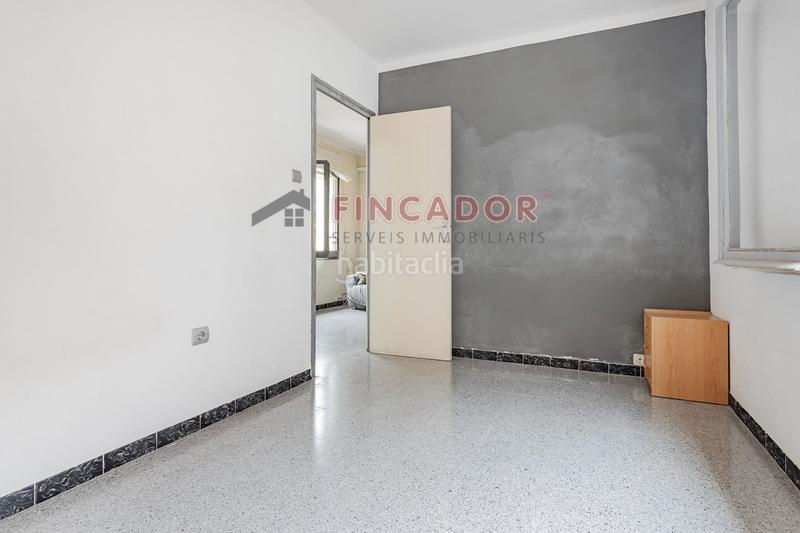 Foto dcf8c9b6-9707-4f77-9752-841e2d6c8414. Piso en Horta Barcelona