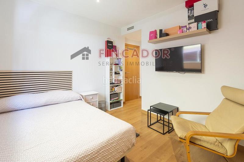 Foto f1179912-c3f9-4a43-bc56-0af0533c522a. Appartamento con riscaldamento parcheggio piscina in Barcelona