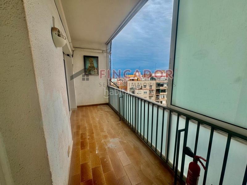 Foto 28a2ec09-684c-44a3-83f9-9cbbba3a53bd. Appartement avec chauffage parking dans Guinardó Barcelona