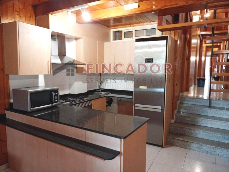 Foto dbbdf8ae-8a30-44f7-8cb5-05ec2fa80541. Flat with heating in La Teixonera Barcelona