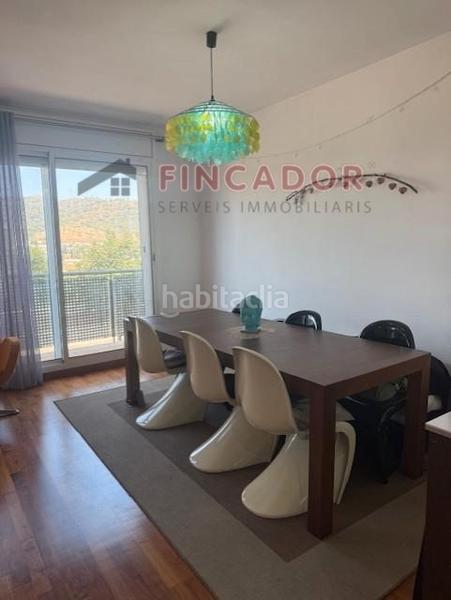 Foto 53af8704-eb51-4133-aeae-8a1e44a3d0e0. Casa adossada amb calefacció aparcament piscina a Barcelona