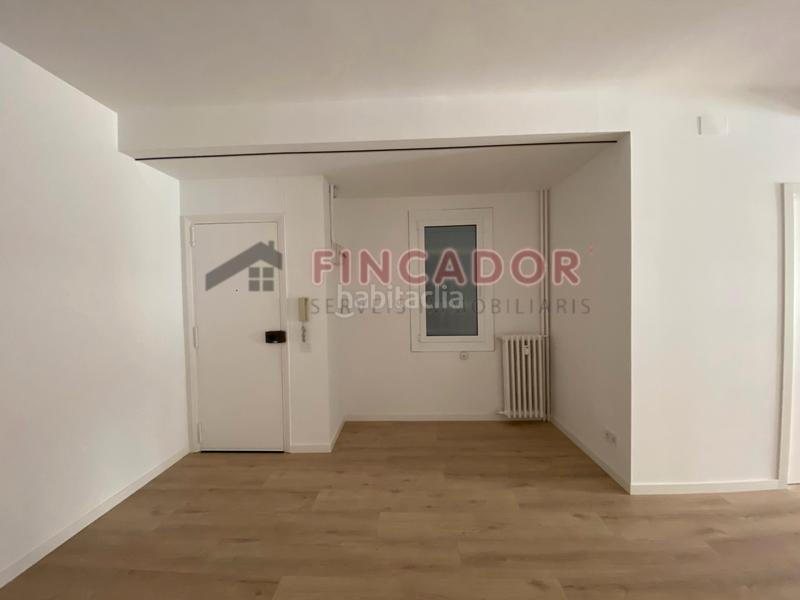 Foto 3062ab57-b26c-49f2-ace8-3c4ffa2a3aa9. Office space with heating in La Nova Esquerra de l´Eixample Barcelona