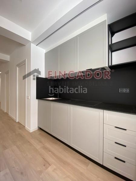 Foto 10bd8657-6f86-4fe2-8ad9-ff80b4e098af. Ufficio con riscaldamento in La Nova Esquerra de l´Eixample Barcelona
