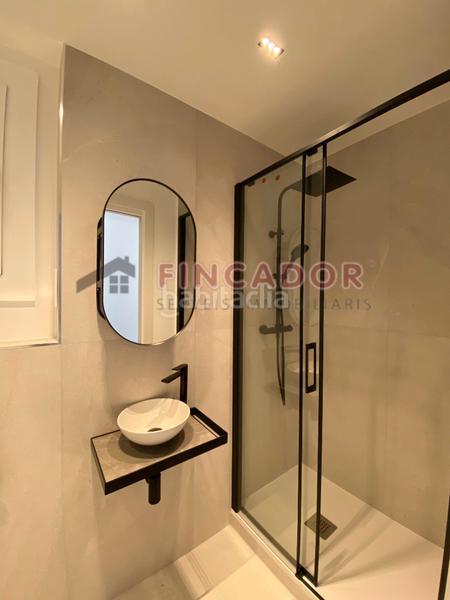 Foto e28c7973-ac8e-45f2-b887-89ae3855d6e6. Ufficio con riscaldamento in La Nova Esquerra de l´Eixample Barcelona