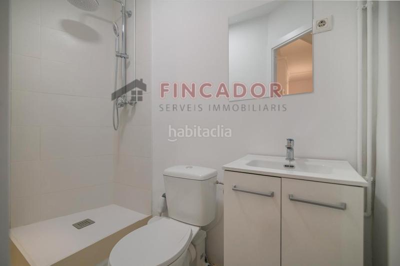 Foto a817d3ee-d4c2-4561-8bbf-e9a91c0760da. Pis a Roquetes Barcelona