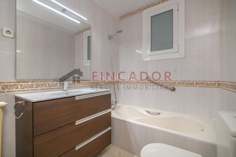 Foto aa5abe0c-6326-4445-9aab-2d003c3275f7. Piso en Putget - Farró Barcelona