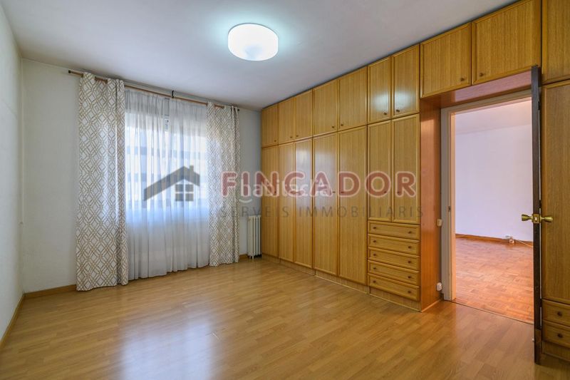 Foto b9cf75a1-48ea-4f40-a403-00bc6b2ba488. Piso en Putget - Farró Barcelona