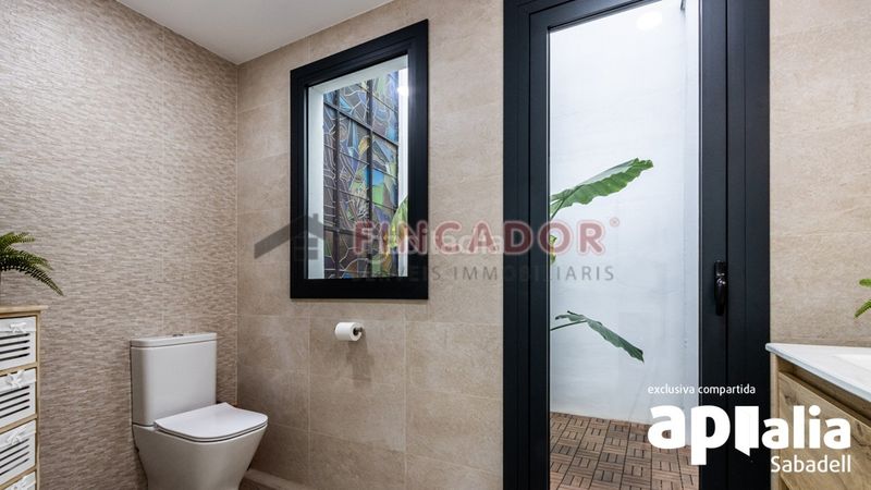Foto 5466b3b5-5f4d-4e90-a591-b6e58e66506a. Casa amb xemeneia calefacció aparcament piscina a Sabadell
