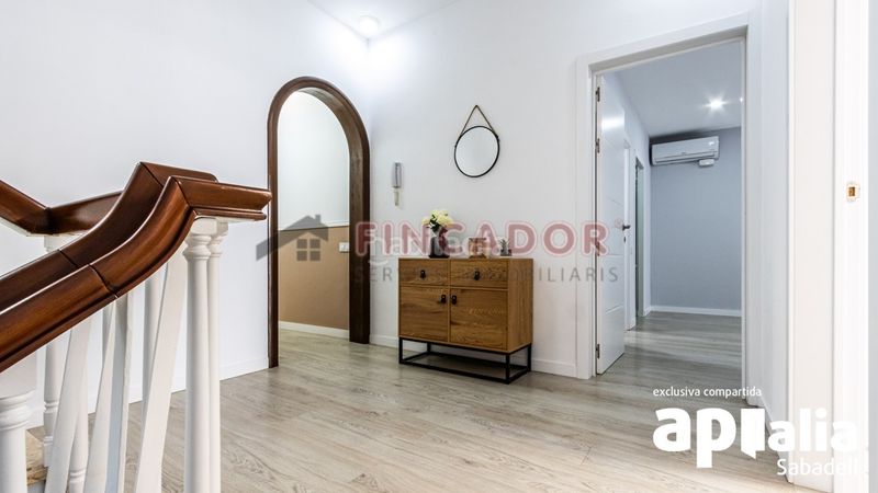 Foto 6cd20ad4-623a-4492-8d9f-3e300c199de3. Casa amb xemeneia calefacció aparcament piscina a Sabadell