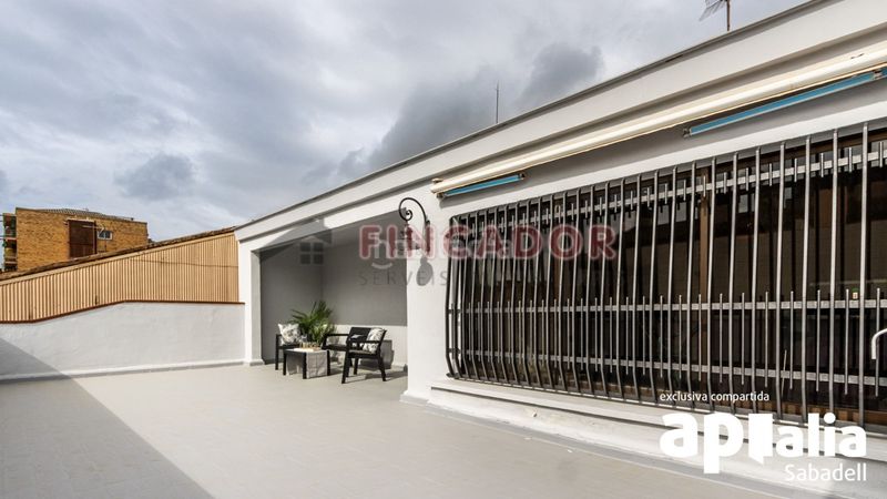 Foto 86e0e884-f42f-4c27-b38c-59aca9ead840. Casa amb xemeneia calefacció aparcament piscina a Sabadell