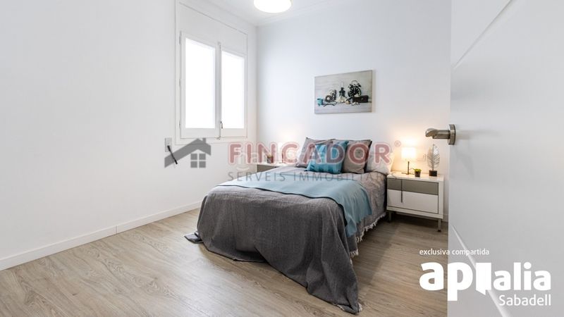 Foto fa5acf87-6469-439e-83ad-a3e9ed266a2a. Casa amb xemeneia calefacció aparcament piscina a Sabadell