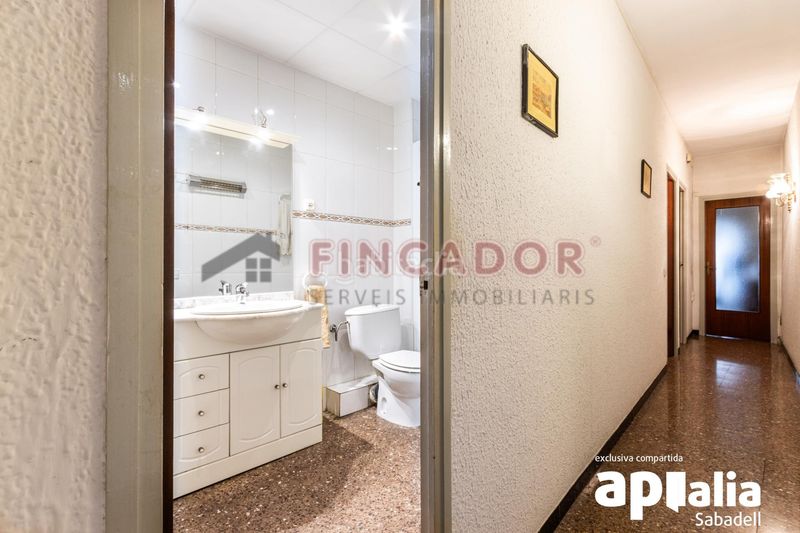 Foto 027b7b72-5349-490f-95da-622537eb1d52. Piso en Centre Sabadell
