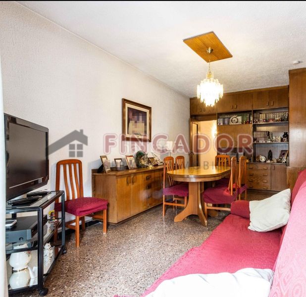 Foto a9e947e2-ddf0-47ea-bdbb-4bd1edbb9f3f. Piso en Centre Sabadell