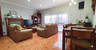 Casa aparellada a Carrer de Salvador Seguí - El Noi del Sucre