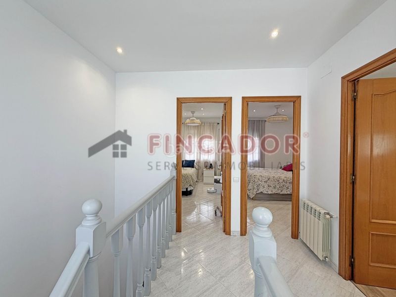 Foto 070bad23-d081-49b2-b742-ea7d9b84696e. Casa adossada amb calefacció aparcament a Gràcia Sabadell
