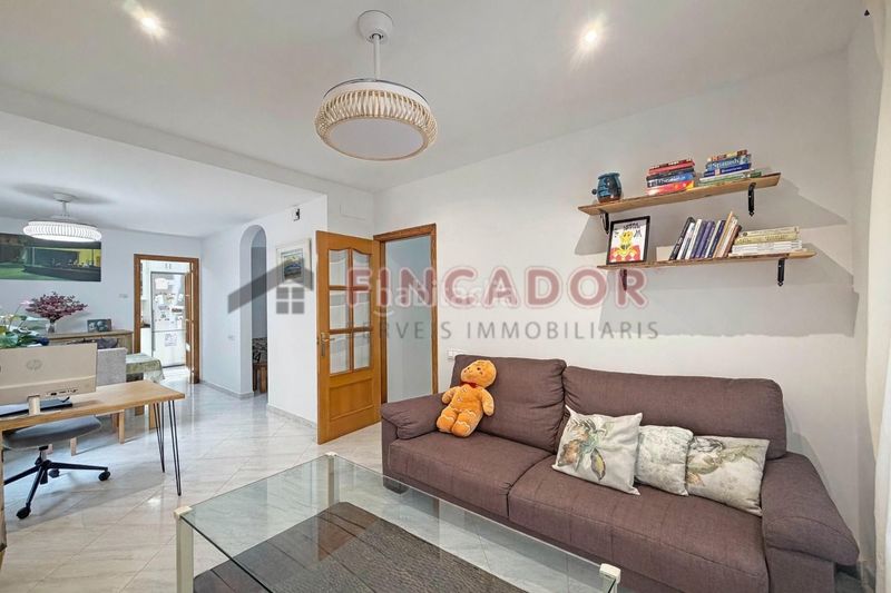Foto 6b5dfa0d-91e0-4ff1-b271-7a2cc7904e75. Casa adossada amb calefacció aparcament a Gràcia Sabadell