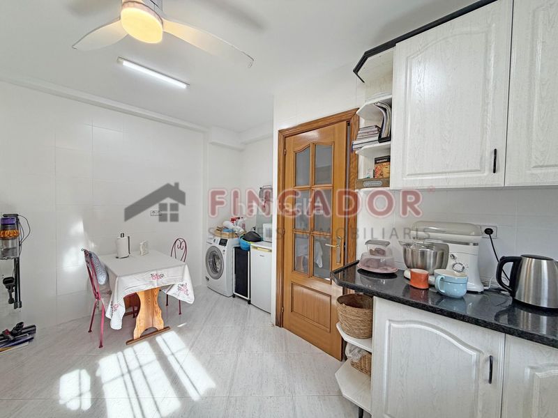 Foto 839f0d33-532f-40d8-ab4d-35a58d6826c8. Casa adossada amb calefacció aparcament a Gràcia Sabadell