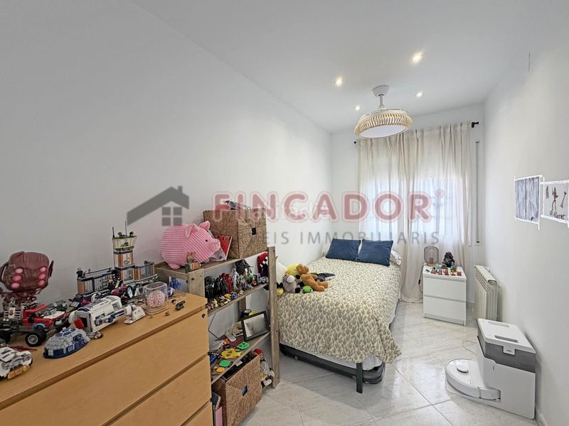 Foto a13bb731-80ff-45b0-8967-abb61914036e. Casa adossada amb calefacció aparcament a Gràcia Sabadell