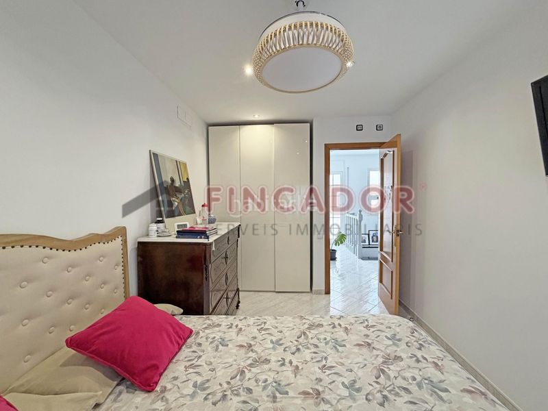 Foto d39f2d45-1c79-47f0-bf51-aff067525227. Casa adossada amb calefacció aparcament a Gràcia Sabadell