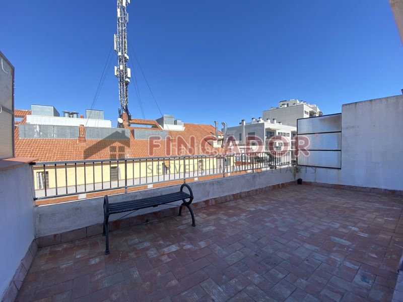 Foto f92af8ec-22e5-450c-8f57-6c175aff13a6. Àtic a La Bordeta Barcelona