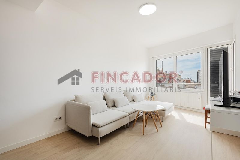 Foto 0e2d7c36-bff3-4d14-9e46-efadba9645a6. Pis amb calefacció a Dreta de l´Eixample Barcelona