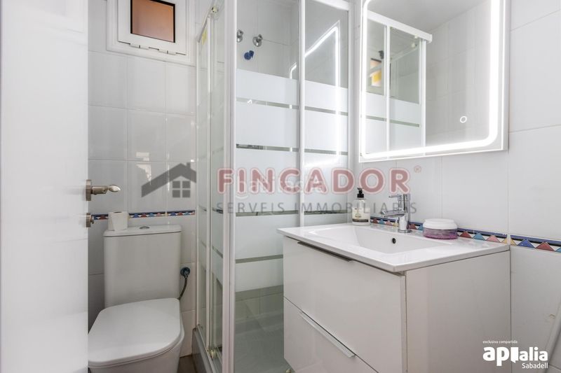Foto 018911ce-6604-4404-b4be-db7c26324362. Duplex avec chauffage dans Eixample Sabadell