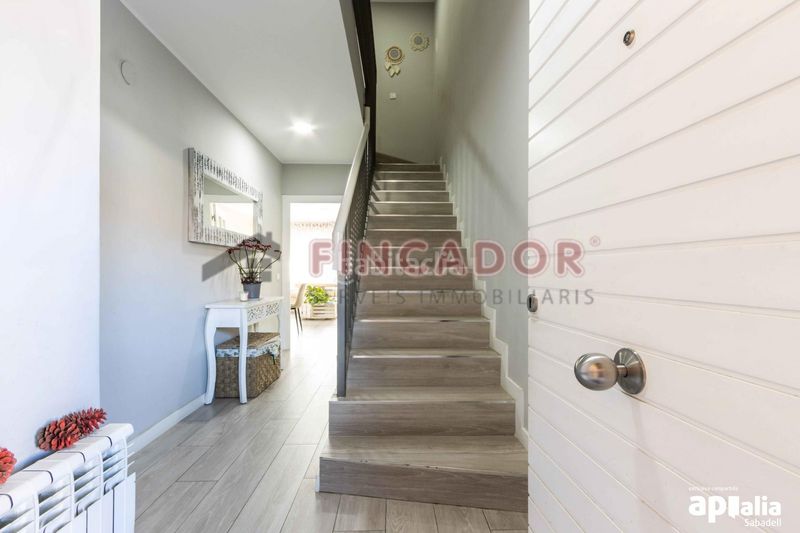 Foto 07039fec-3d61-454a-a13d-3ebd92c66f4c. Duplex avec chauffage dans Eixample Sabadell