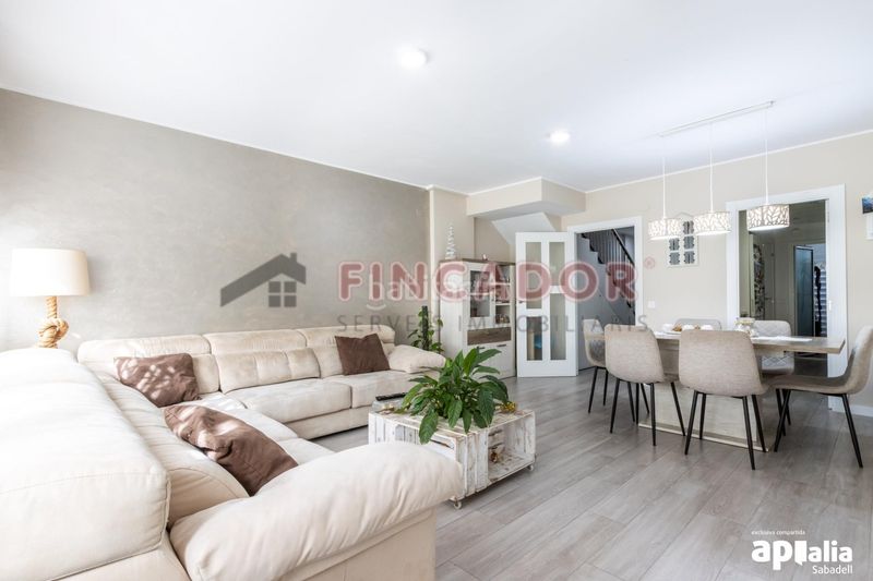 Foto 2e4b4893-6645-4a7e-b7ce-6e5e9f9a3936. Duplex avec chauffage dans Eixample Sabadell