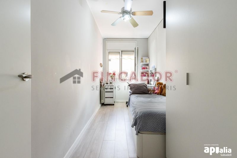 Foto 4860fc13-d8e0-4c3d-8e0c-c9f55e4a45bb. Duplex avec chauffage dans Eixample Sabadell