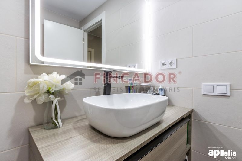 Foto 7c4eaa3c-881e-4d30-b0e7-965f72148f80. Duplex avec chauffage dans Eixample Sabadell