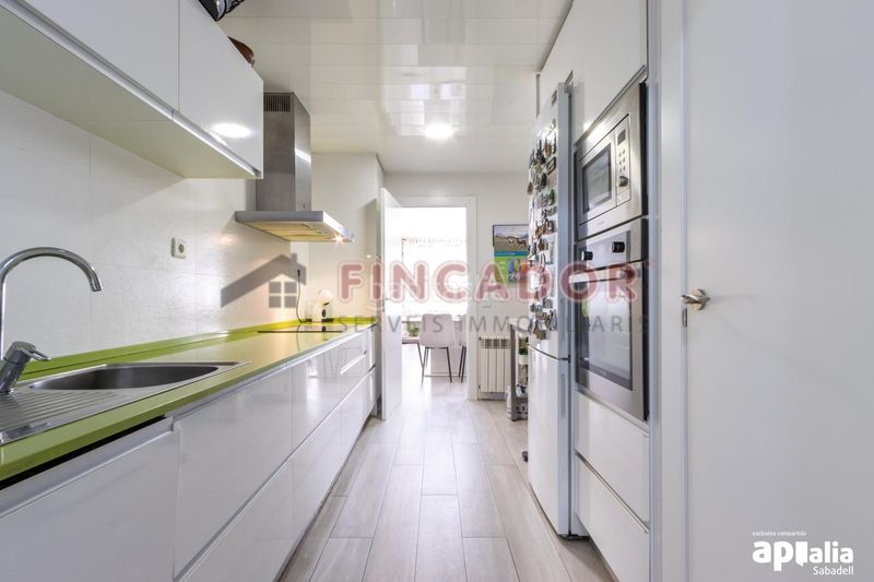 Foto 8d0c51ef-9838-4cce-ab52-eac7e4716003. Duplex avec chauffage dans Eixample Sabadell